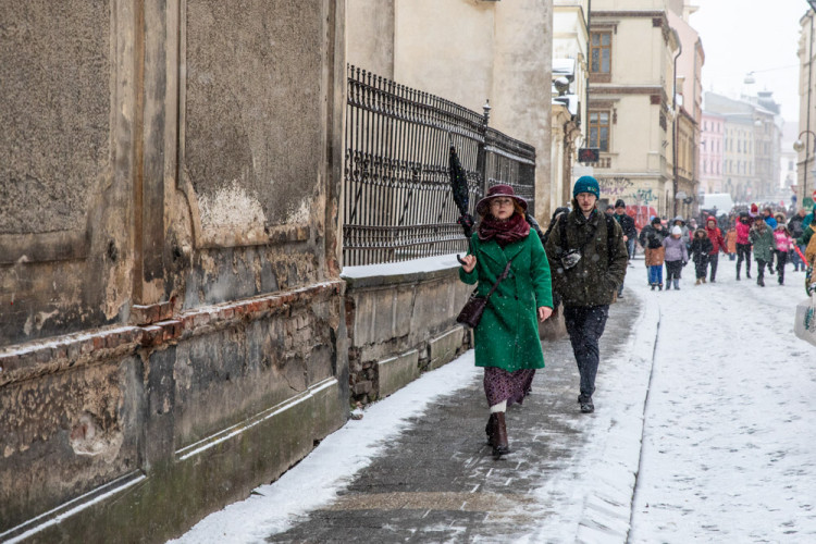 FOTOGALERIE: Zasněženým centrem Olomouce prošel pochod Švihlé chůze