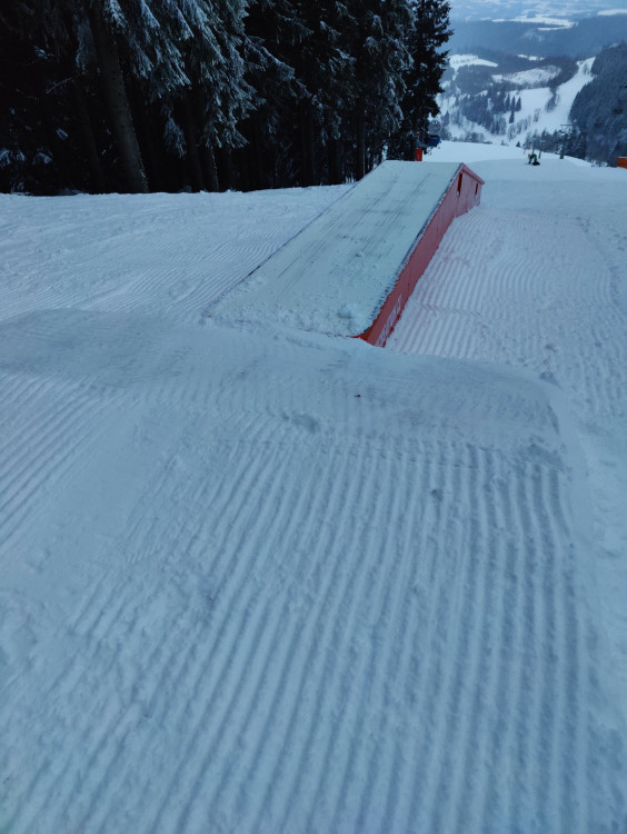 FOTOGALERIE: Snowpark na Paprsku má nové bezpečné překážky