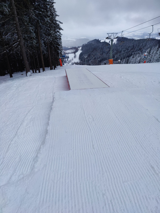 FOTOGALERIE: Snowpark na Paprsku má nové bezpečné překážky