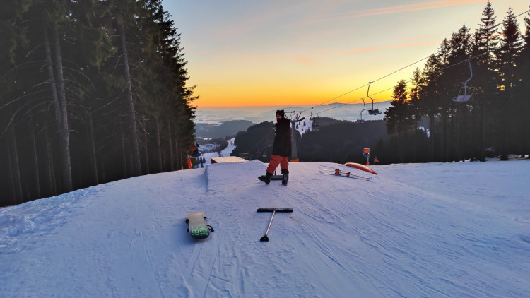 FOTOGALERIE: Snowpark na Paprsku má nové bezpečné překážky
