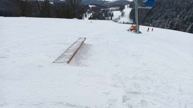 FOTOGALERIE: Snowpark na Paprsku má nové bezpečné překážky