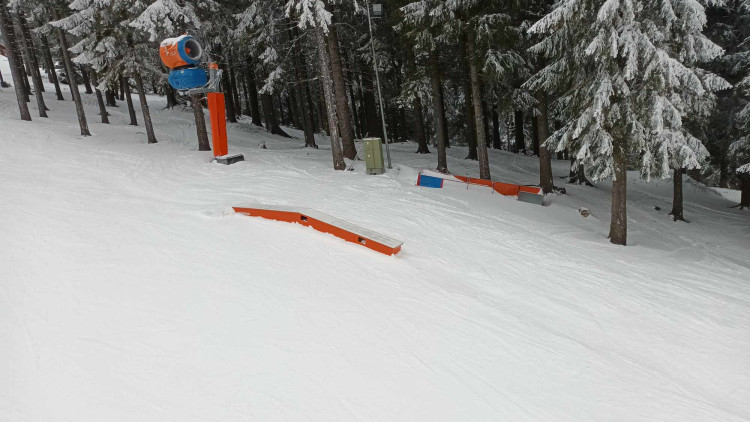 FOTOGALERIE: Snowpark na Paprsku má nové bezpečné překážky