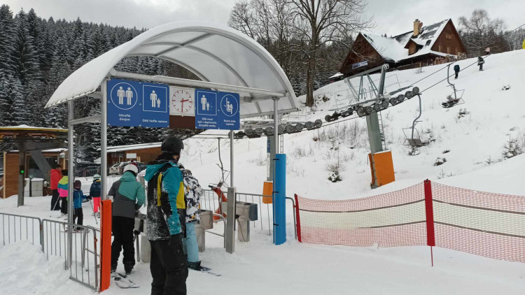FOTOGALERIE: Snowpark na Paprsku má nové bezpečné překážky