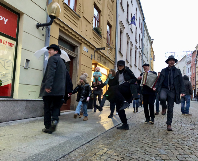 Pochod švihlou chůzí v Jihlavě