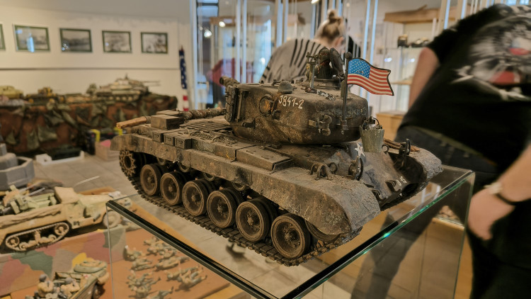 FOTOGALERIE: Výstava modelů vojenské techniky, Dům historie Přešticka
