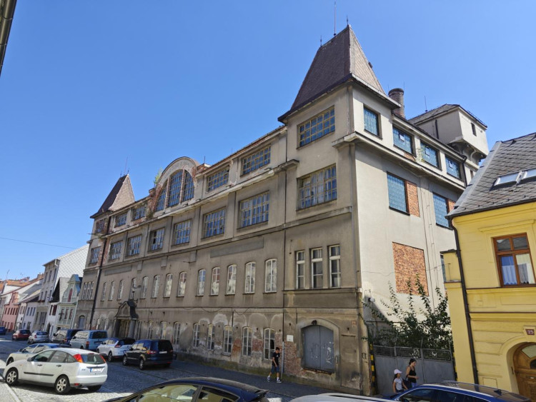 FOTOGALERIE: Objekt bývalé textilní továrny v Domažlicích