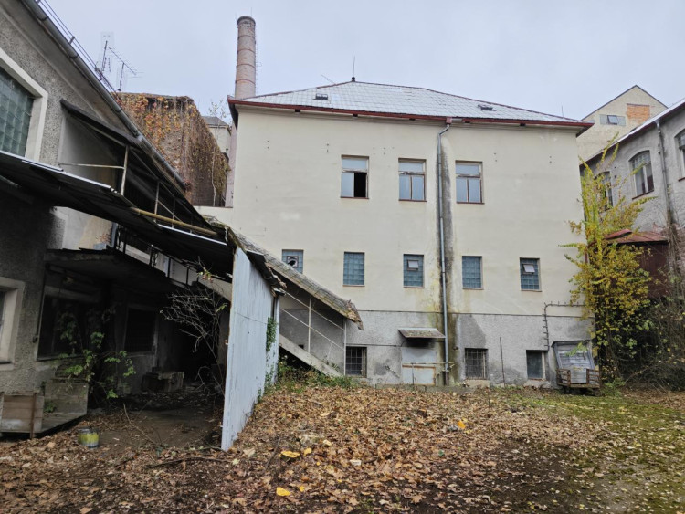 FOTOGALERIE: Objekt bývalé textilní továrny v Domažlicích