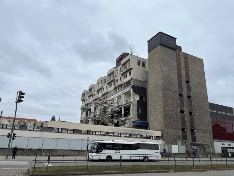 FOTOFALERIE: Bývalý Prior mizí Brňanům před očima. Podívejte se, jak postoupila demolice