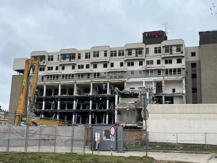 FOTOFALERIE: Bývalý Prior mizí Brňanům před očima. Podívejte se, jak postoupila demolice