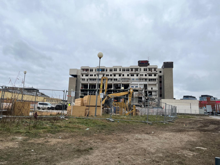 FOTOFALERIE: Bývalý Prior mizí Brňanům před očima. Podívejte se, jak postoupila demolice