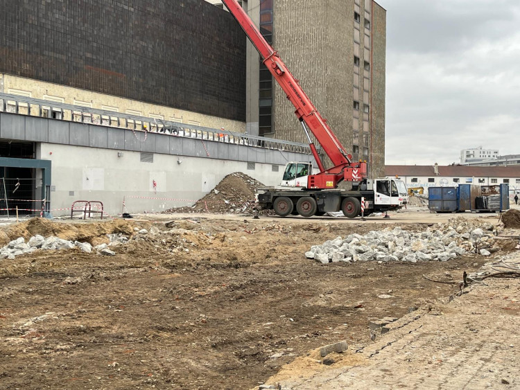 FOTOFALERIE: Bývalý Prior mizí Brňanům před očima. Podívejte se, jak postoupila demolice