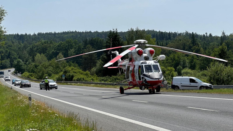 Zásah záchranářů u další smrtelní nehody, která se stala těsně před křižovatkou loni v létě
