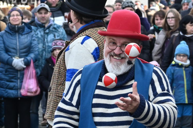 FOTOGALERIE: Masopustní veselí zasáhlo Slezskoostravský hrad. Zabíjačka i maškary