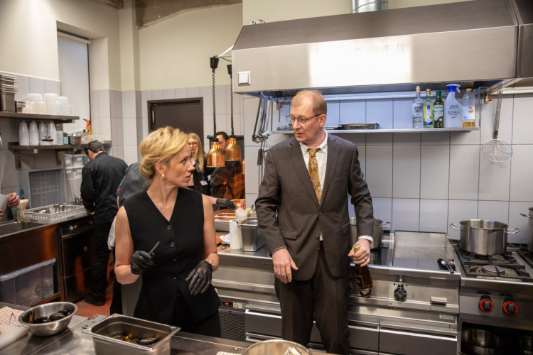 FOTOGALERIE: Když se zhasne. V Olomouci vzniká film podle úspěšné divadelní komedie