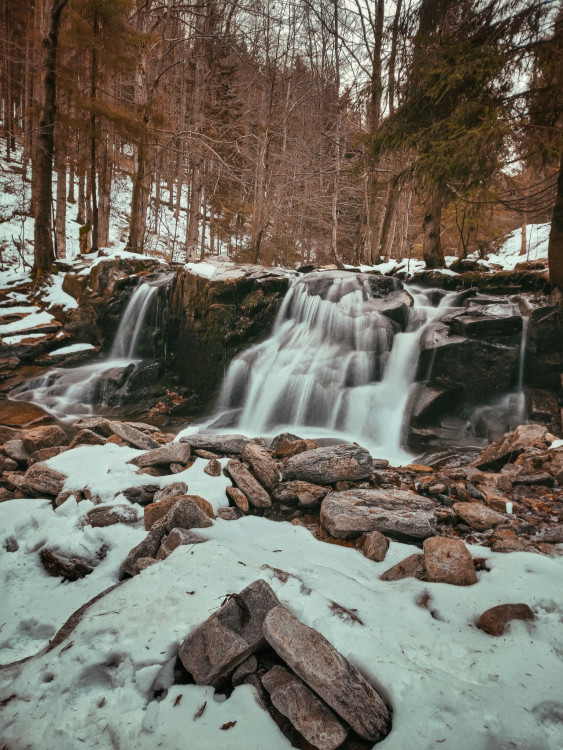 FOTOGALERIE: Poniklý a Borový vodopád v Jeseníkách. Seznamte se