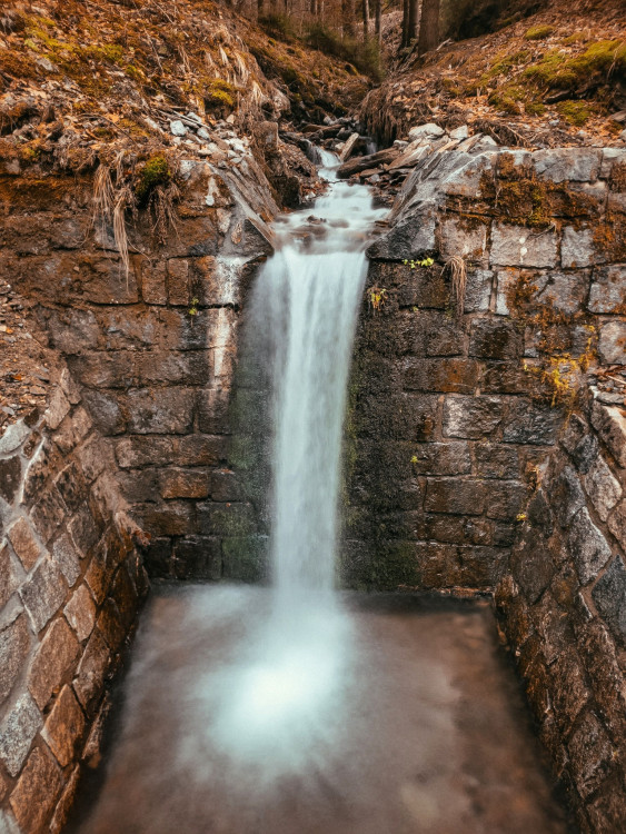 FOTOGALERIE: Poniklý a Borový vodopád v Jeseníkách. Seznamte se