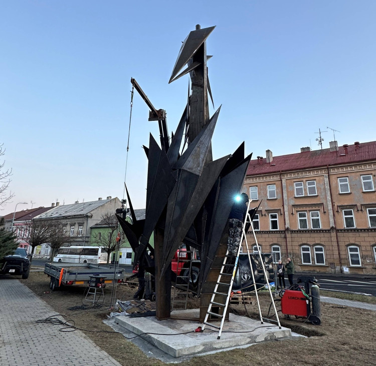 FOTOGALERIE: Nové čapí sídlo v Hranicích bude svařeno z plechů