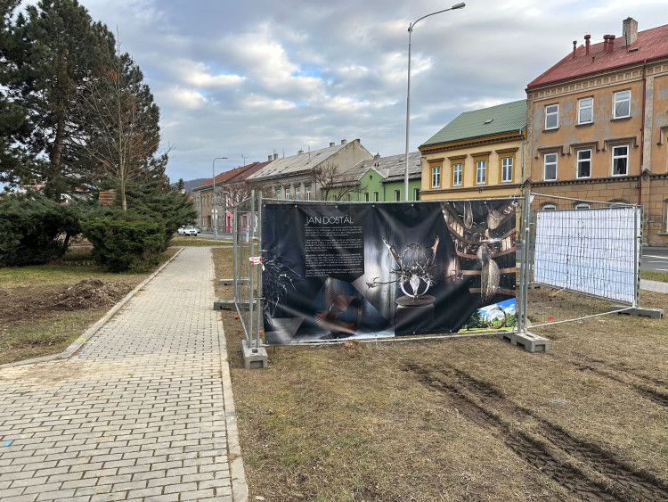 FOTOGALERIE: Nové čapí sídlo v Hranicích bude svařeno z plechů