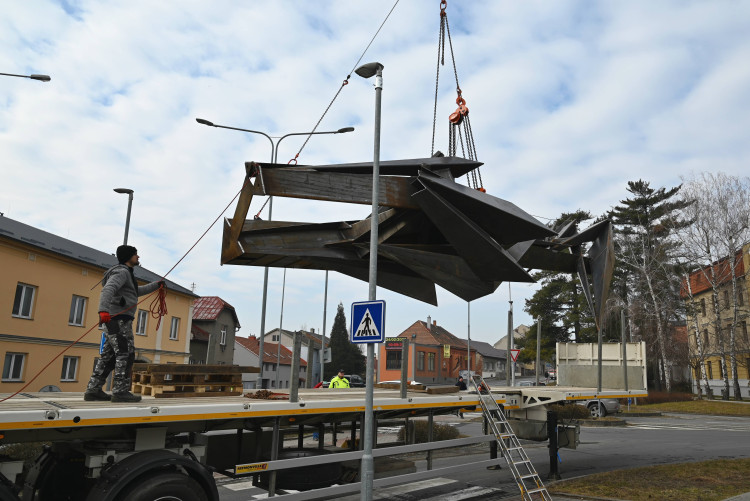 FOTOGALERIE: Nové čapí sídlo v Hranicích bude svařeno z plechů