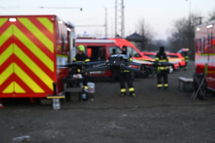 FOTOGALERIE: Požár železničních citeren likvidovali hasiči ve zvláštním stupni poplachu