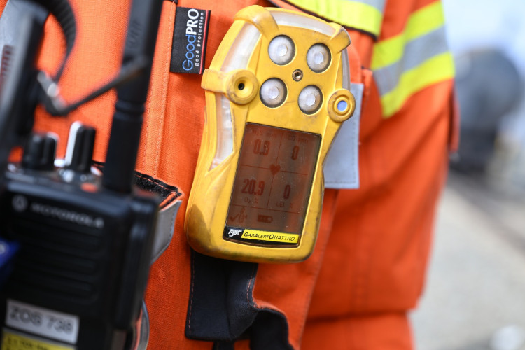 FOTOGALERIE: Požár železničních citeren likvidovali hasiči ve zvláštním stupni poplachu