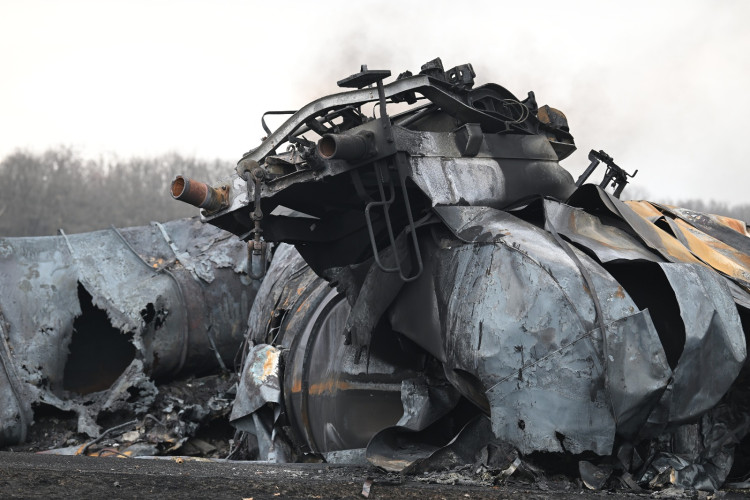 FOTOGALERIE: Požár železničních citeren likvidovali hasiči ve zvláštním stupni poplachu