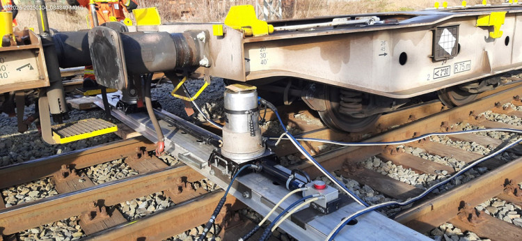 FOTOGALERIE: Požár železničních citeren likvidovali hasiči ve zvláštním stupni poplachu