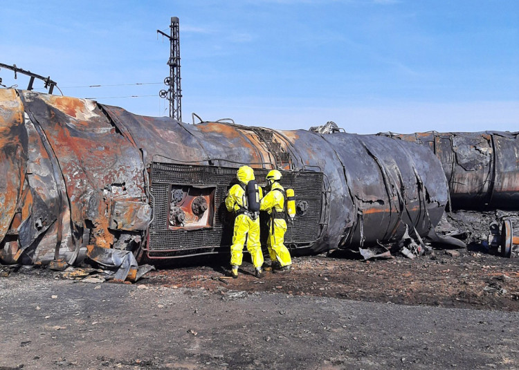 FOTOGALERIE: Požár železničních citeren likvidovali hasiči ve zvláštním stupni poplachu