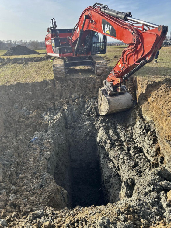FOTOGALERIE: Požár železničních citeren likvidovali hasiči ve zvláštním stupni poplachu