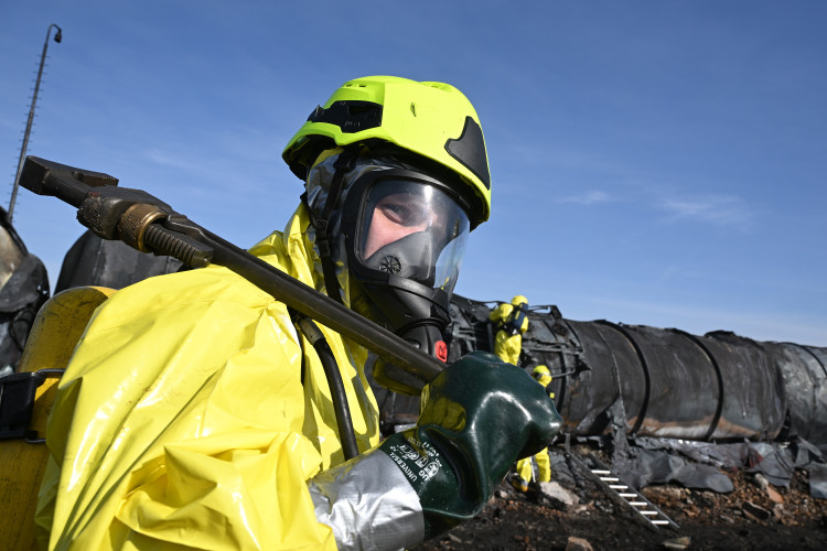FOTOGALERIE: Požár železničních citeren likvidovali hasiči ve zvláštním stupni poplachu