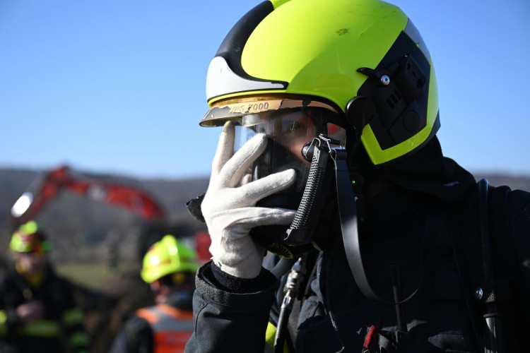 FOTOGALERIE: Požár železničních citeren likvidovali hasiči ve zvláštním stupni poplachu