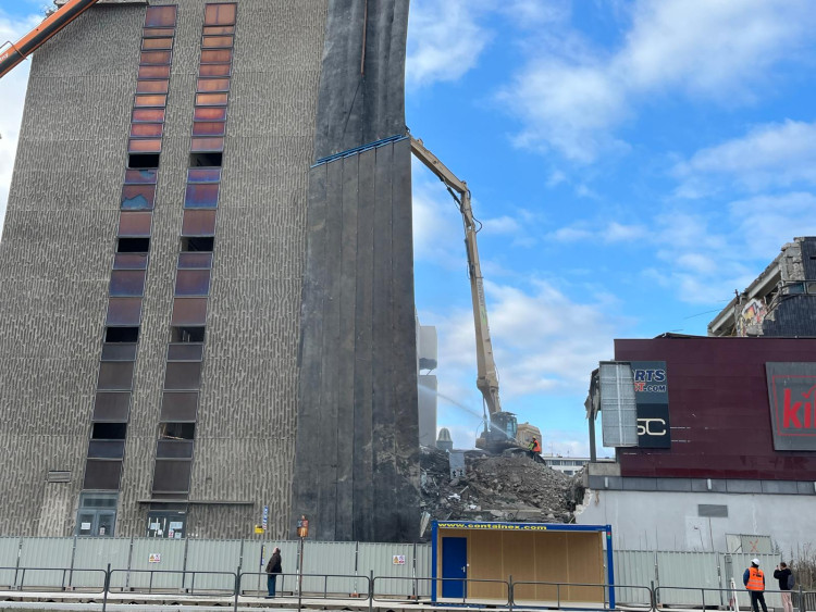 FOTOGALERIE: Bývalý brněnský Prior mizí před očima. Podívejte se, jak postoupila demolice