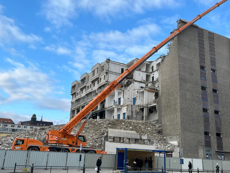 FOTOGALERIE: Bývalý brněnský Prior mizí před očima. Podívejte se, jak postoupila demolice