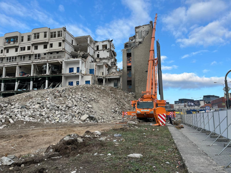 FOTOGALERIE: Bývalý brněnský Prior mizí před očima. Podívejte se, jak postoupila demolice