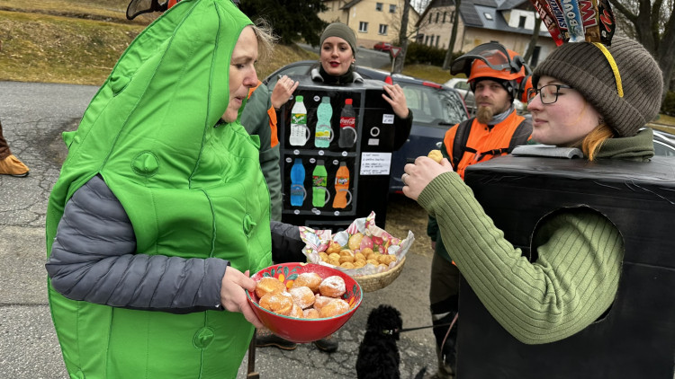 FOTOGALERIE: Masopust ve Skelné Huti 2025