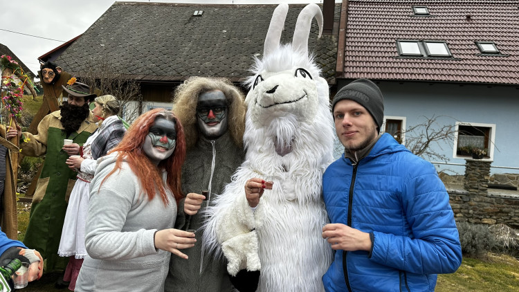 FOTOGALERIE: Masopust ve Skelné Huti 2025