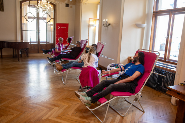 FOTOGALERIE: Prostory olomoucké radnice se na den proměnily na transfuzní stanici pro dárce krve