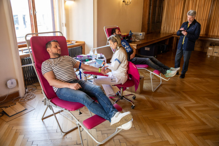 FOTOGALERIE: Prostory olomoucké radnice se na den proměnily na transfuzní stanici pro dárce krve