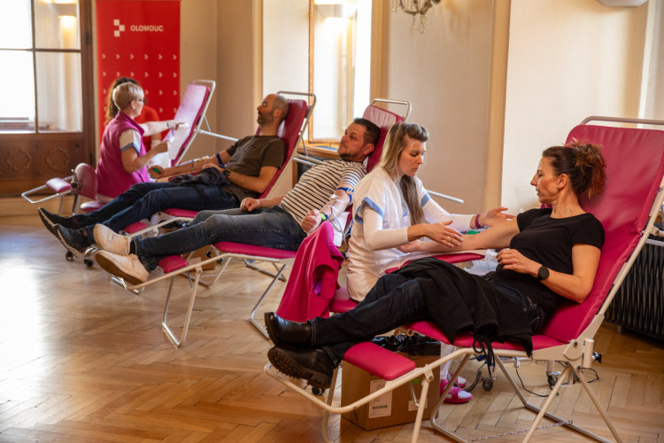 FOTOGALERIE: Prostory olomoucké radnice se na den proměnily na transfuzní stanici pro dárce krve