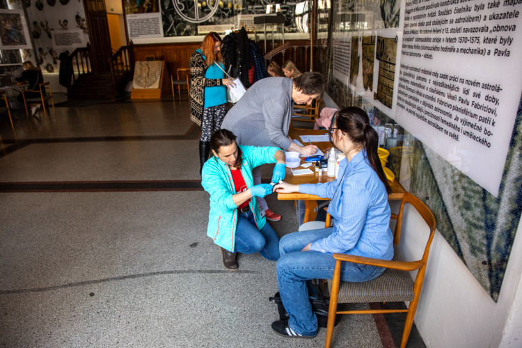 FOTOGALERIE: Prostory olomoucké radnice se na den proměnily na transfuzní stanici pro dárce krve