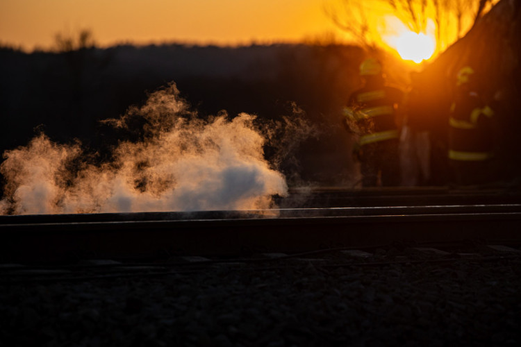 FOTOGALERIE: Likvidace benzenové katastrofy pokračuje, zásah na Hranicku je mimořádně náročný
