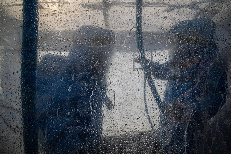 FOTOGALERIE: Likvidace benzenové katastrofy pokračuje, zásah na Hranicku je mimořádně náročný