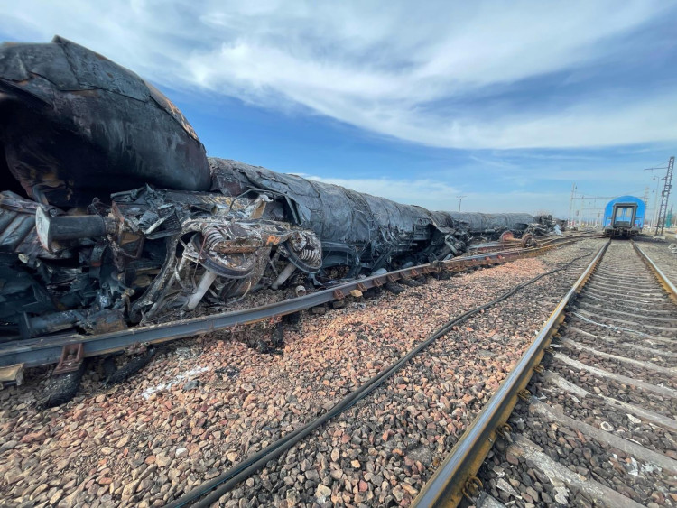 FOTOGALERIE: Likvidace benzenové katastrofy pokračuje, zásah na Hranicku je mimořádně náročný