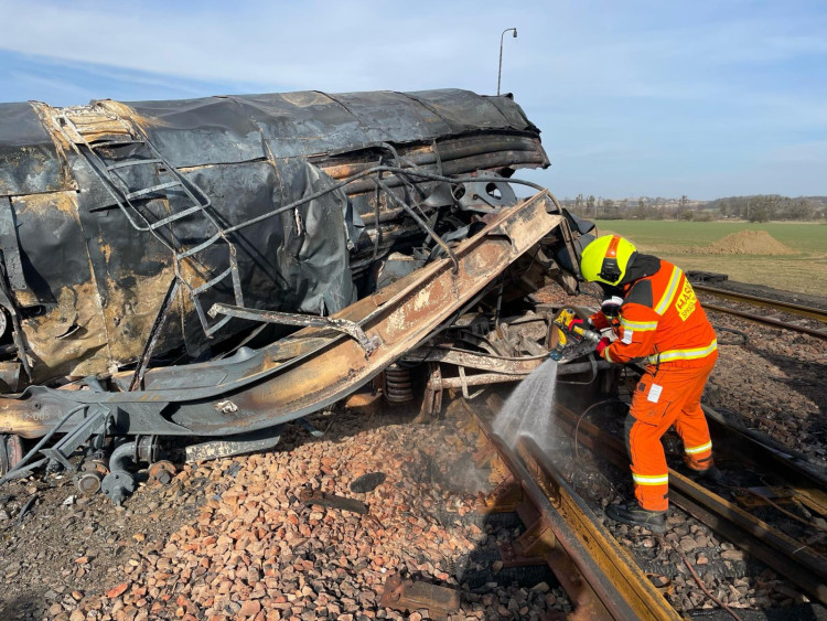 FOTOGALERIE: Likvidace benzenové katastrofy pokračuje, zásah na Hranicku je mimořádně náročný