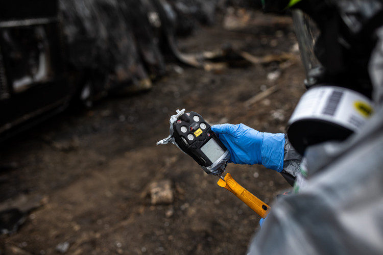 FOTOGALERIE: Likvidace benzenové katastrofy pokračuje, zásah na Hranicku je mimořádně náročný