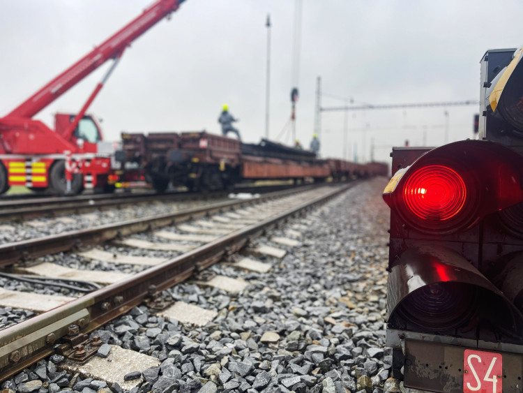 FOTOGALERIE: Likvidace benzenové katastrofy pokračuje, zásah na Hranicku je mimořádně náročný