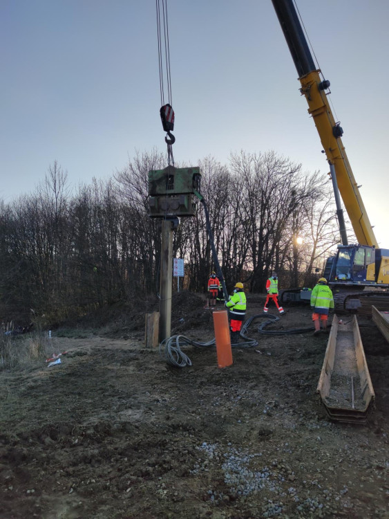 FOTOGALERIE: Likvidace benzenové katastrofy pokračuje, zásah na Hranicku je mimořádně náročný