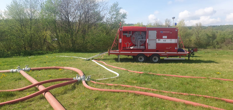 FOTOGALERIE: Likvidace benzenové katastrofy pokračuje, zásah na Hranicku je mimořádně náročný