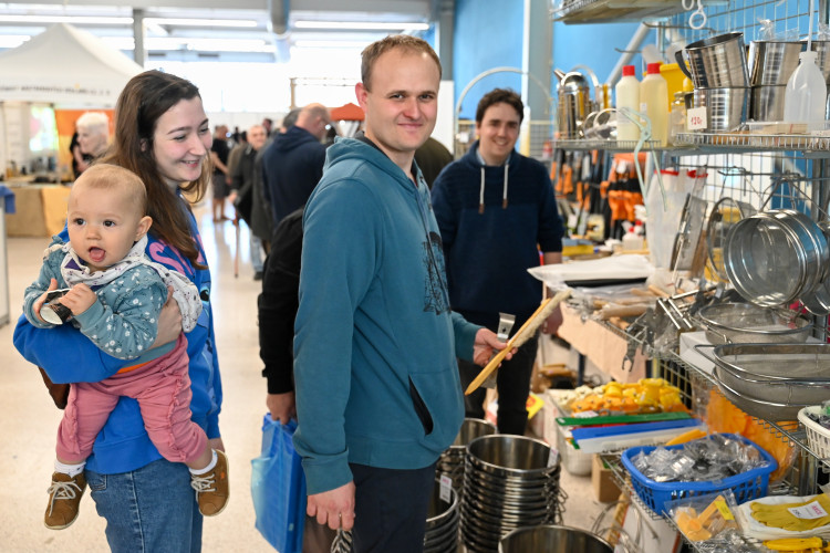FOTOGALERIE: Invaze včelařů na Černé louce. Výjimečné ve střední Evropě