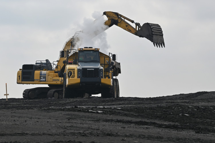 FOTOGALERIE: Heřmanická halda? Problém potřebuje řešení, říká ministr Vlček